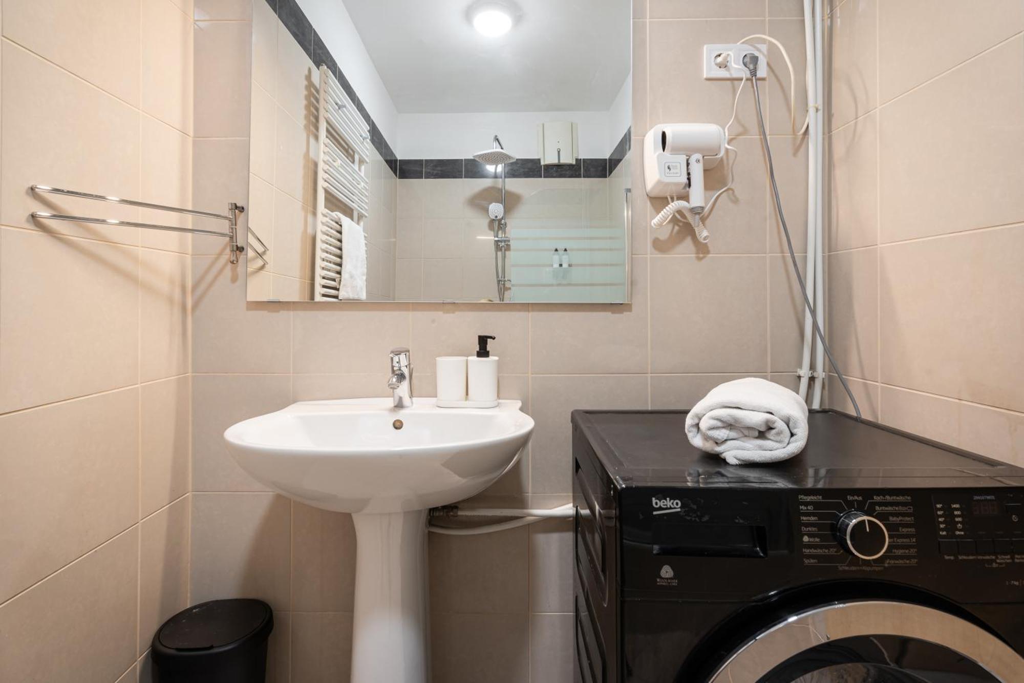 D16 - Gozsdu Garden Residence - Best Location By Bqa Budapest Eksteriør billede